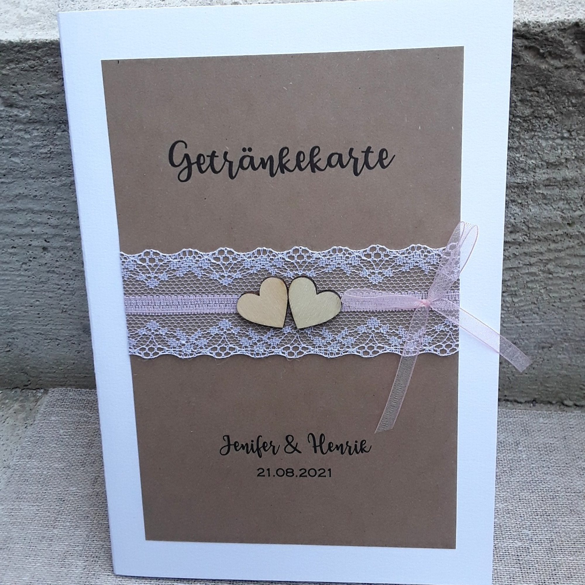 Menükarte Menü Getränkekarte Büffetkarte Hochzeit vintage A5 Kraft Spitze Holzherzen Klappkarte personalisiert